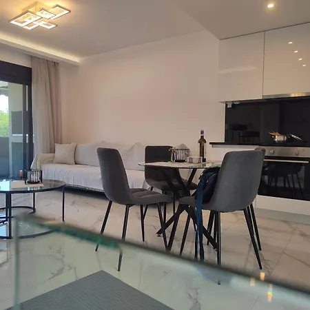 Luxury Living Peramos Tatil Evi *