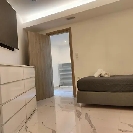 Luxury Living Peramos Tatil Evi Néa Péramos