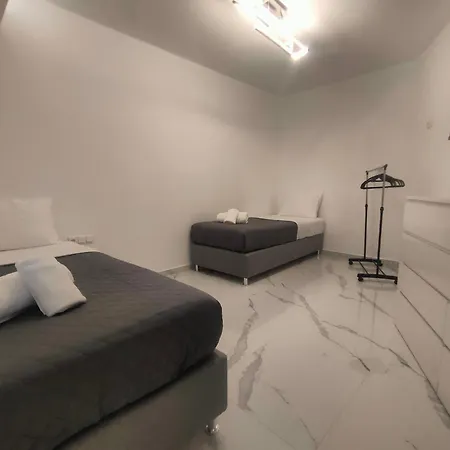 Luxury Living Peramos *