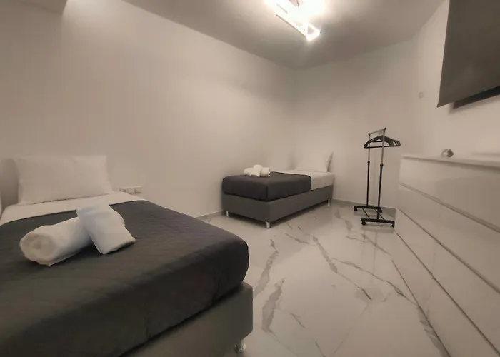 Luxury Living Peramos *