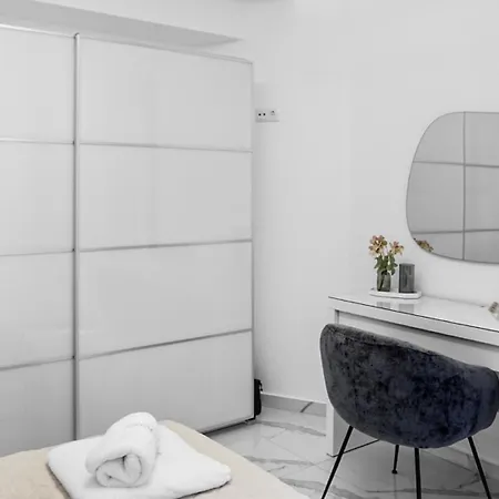Luxury Living Peramos *